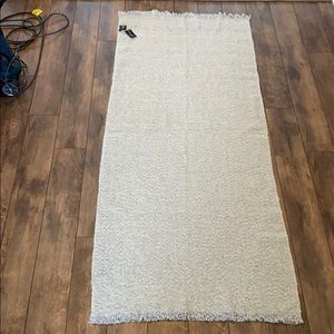 NWT Jane & Berry Grey Pegged Scarf